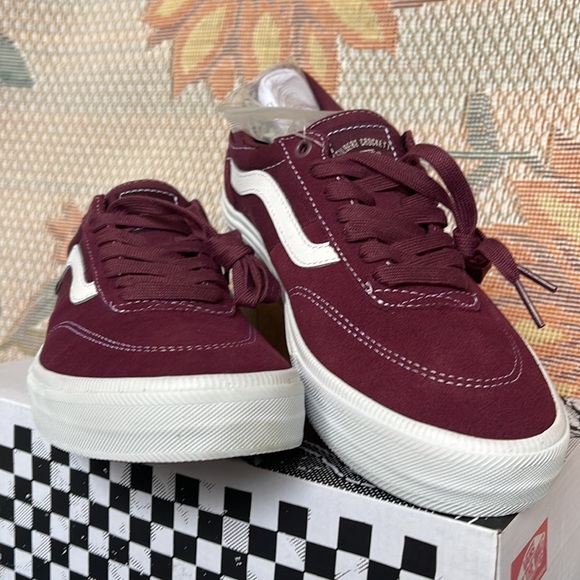 Vans WMNS Gilbert Crockett
Mauve Wine
VN0A5JIFALO
Sneakers - Picture 7 of 16